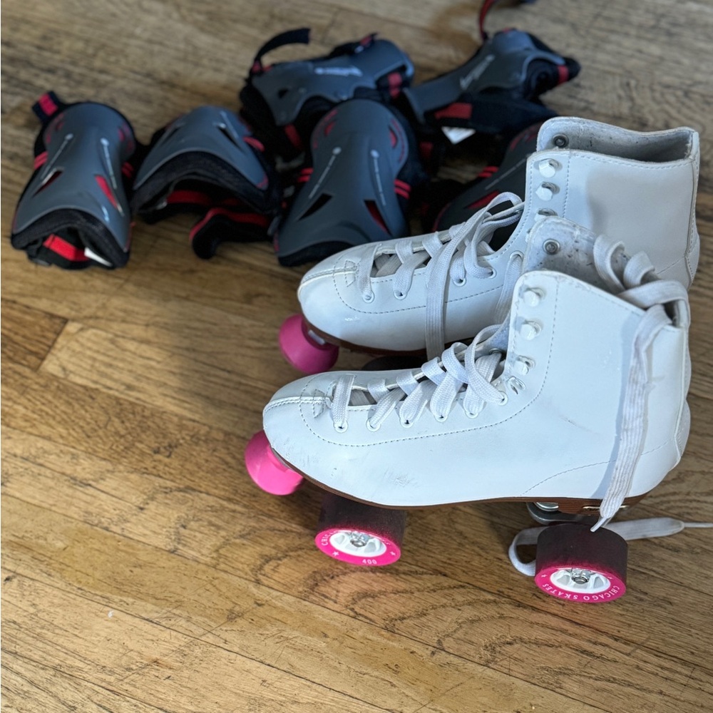 Chicago skates, just in time before Christmas, size 7 with equipment protection